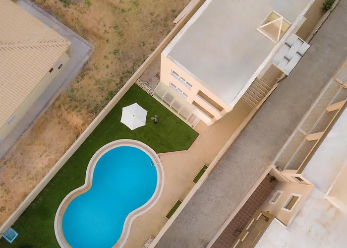 Villa With Private Pool & Jaccuzi Close The Beach