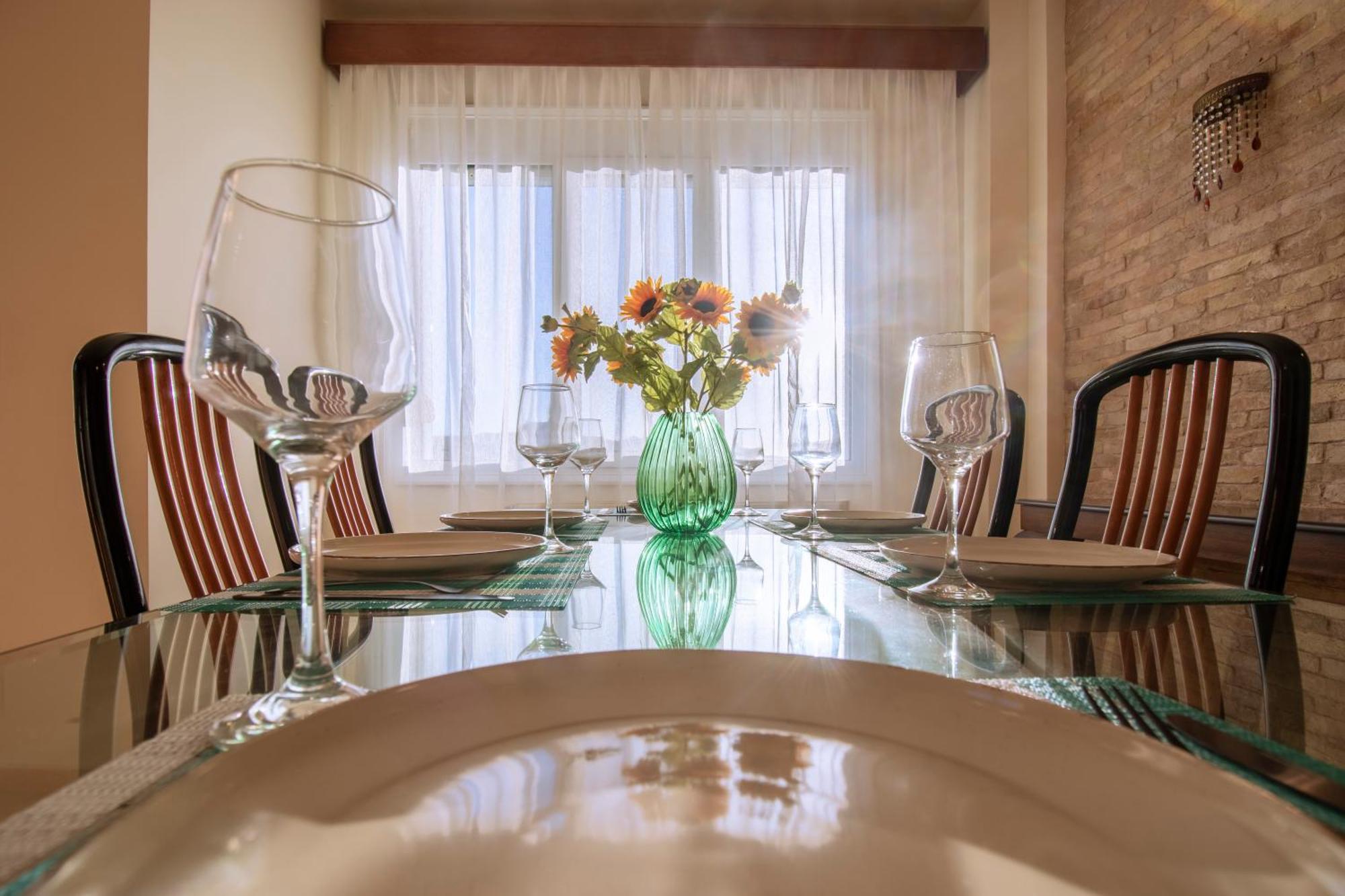 Villa With Private Pool & Jaccuzi Close The