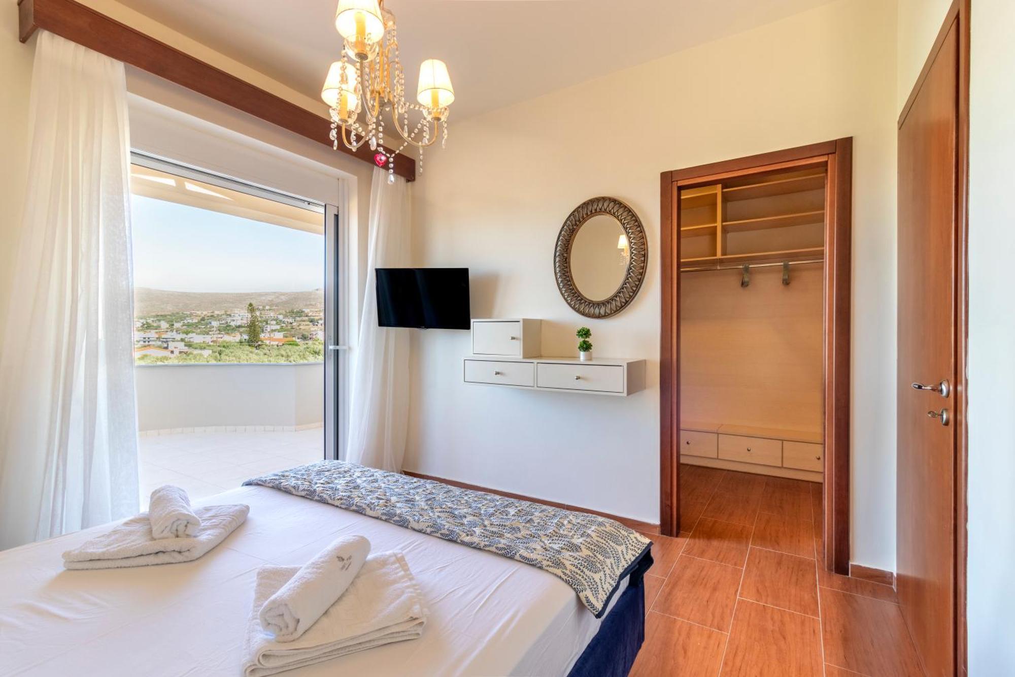 Villa With Private Pool & Jaccuzi Close The Héraklion