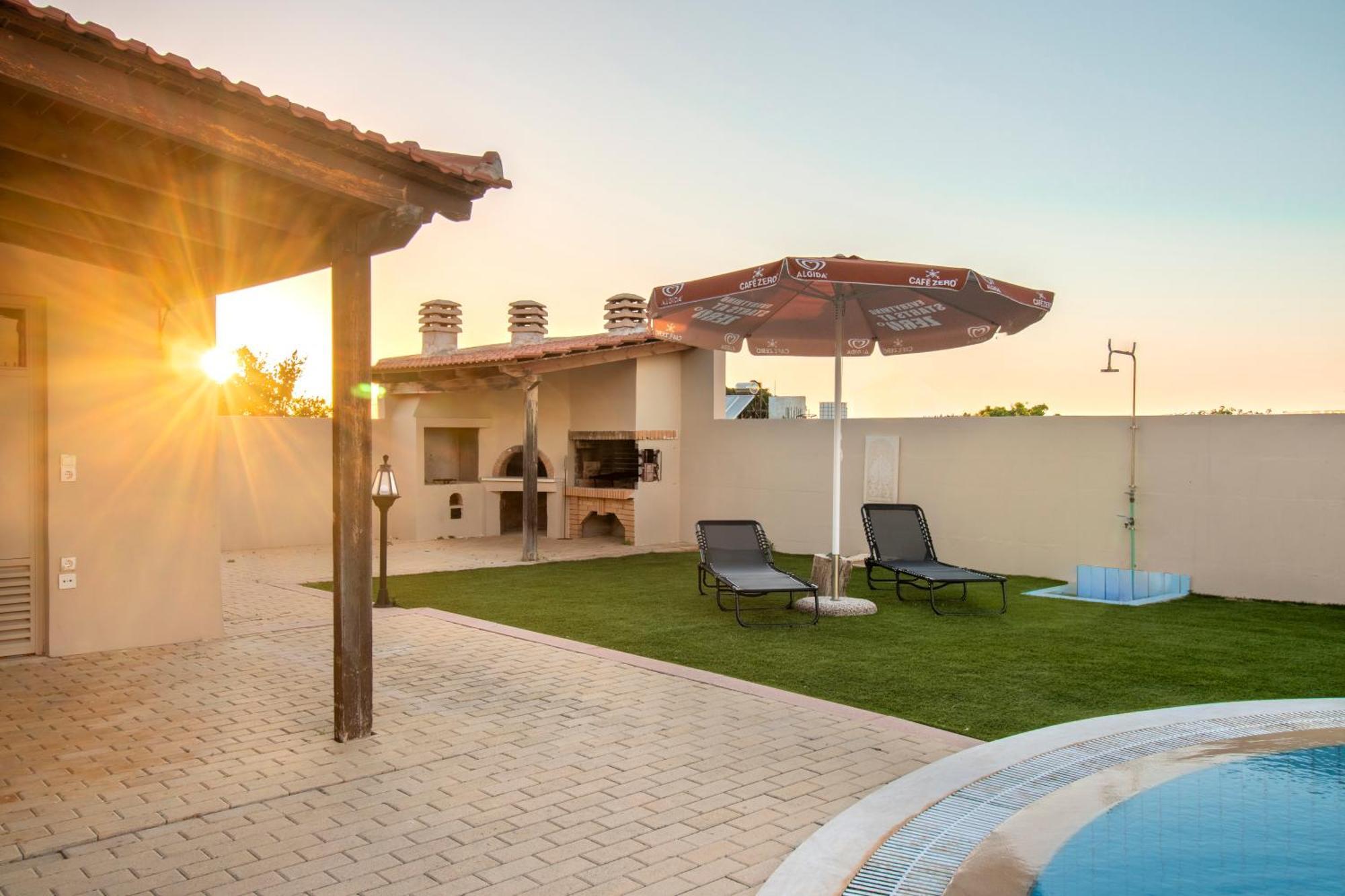 With Private Pool & Jaccuzi Close The Héraklion