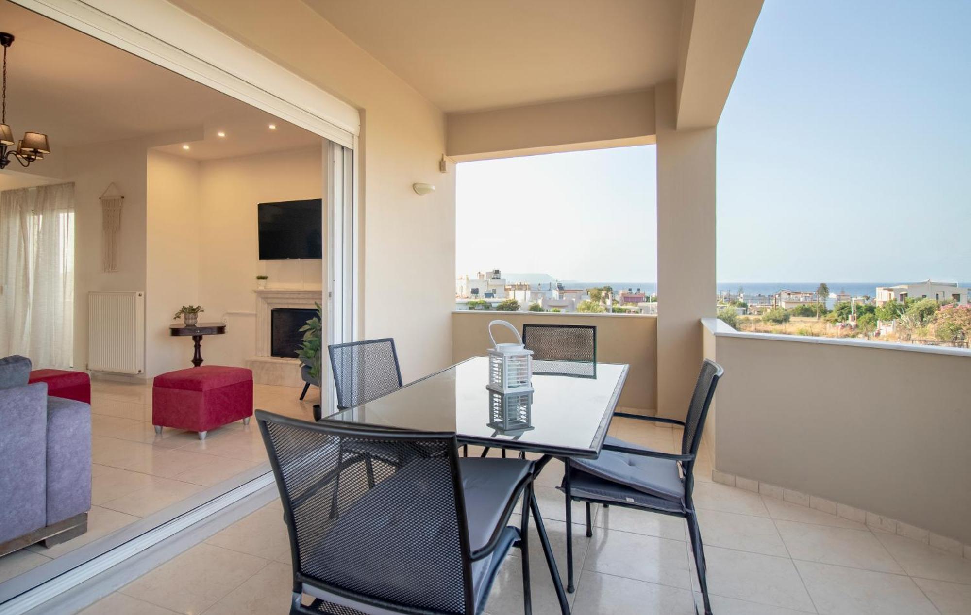 With Private Pool & Jaccuzi Close The Héraklion