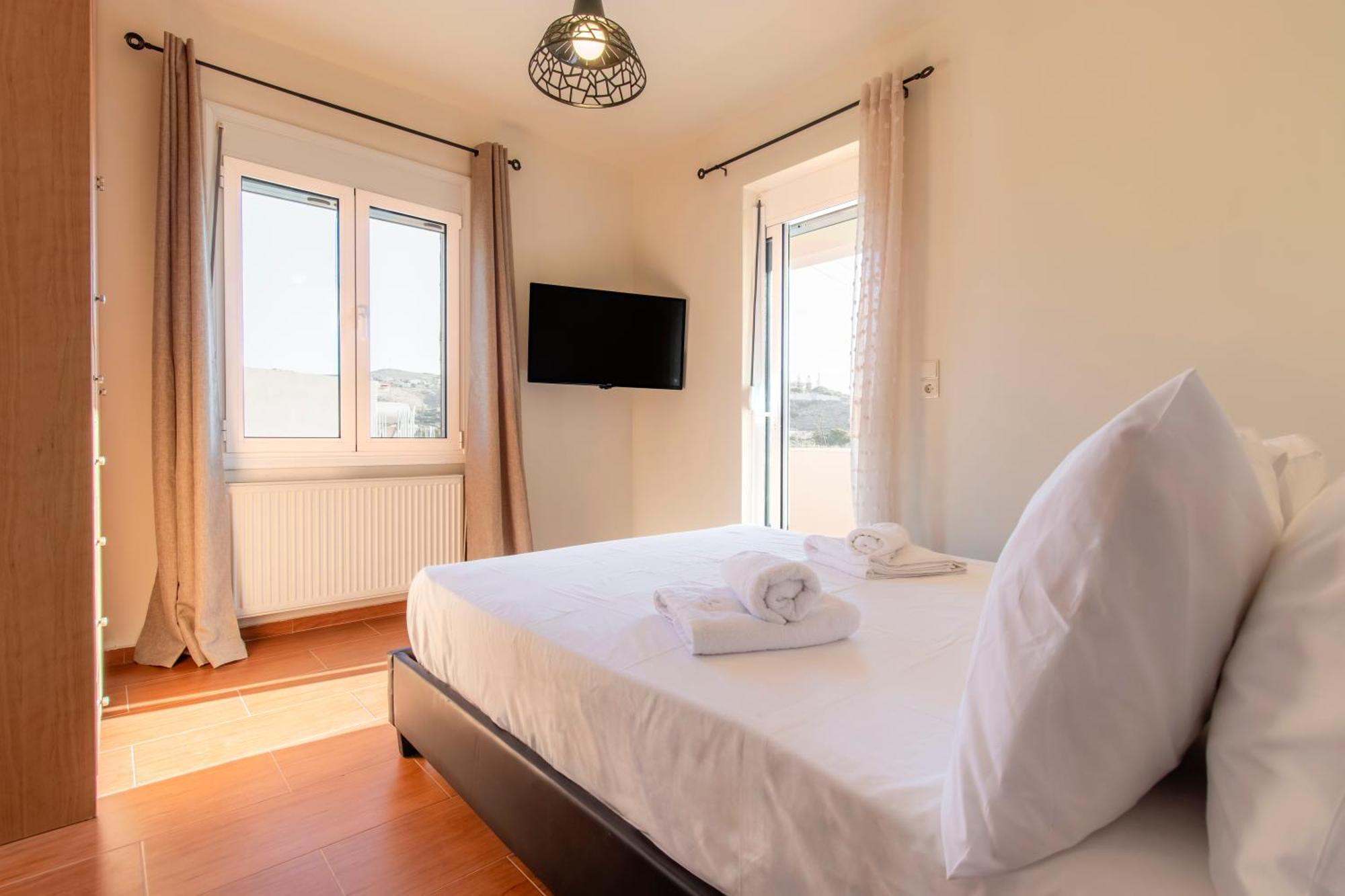 With Private Pool & Jaccuzi Close The * Iraklion
